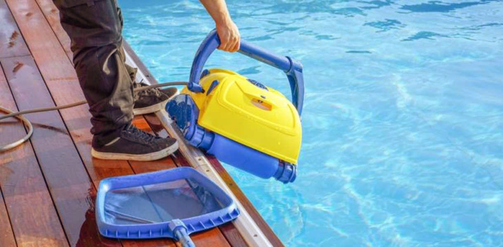 Pool Cleaning Service in Fort Lauderdale